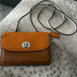 Vintage Coach Tan, orange & cream Crossbody Bag.